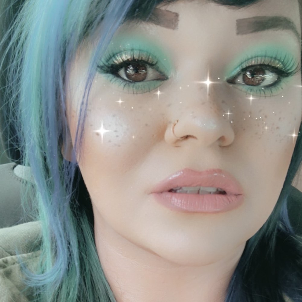 Meet your Posher, Monique